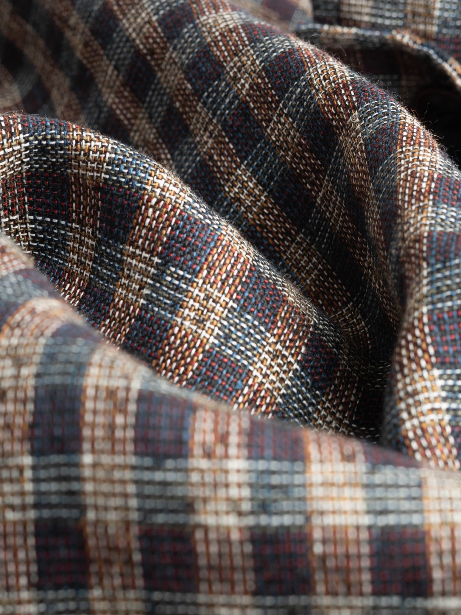 Packshot-BOMBERJACKET-BLUEBEIGEBORDEAUX-WOOLANDLINEN-CHECKERED-FABRICDETAIL