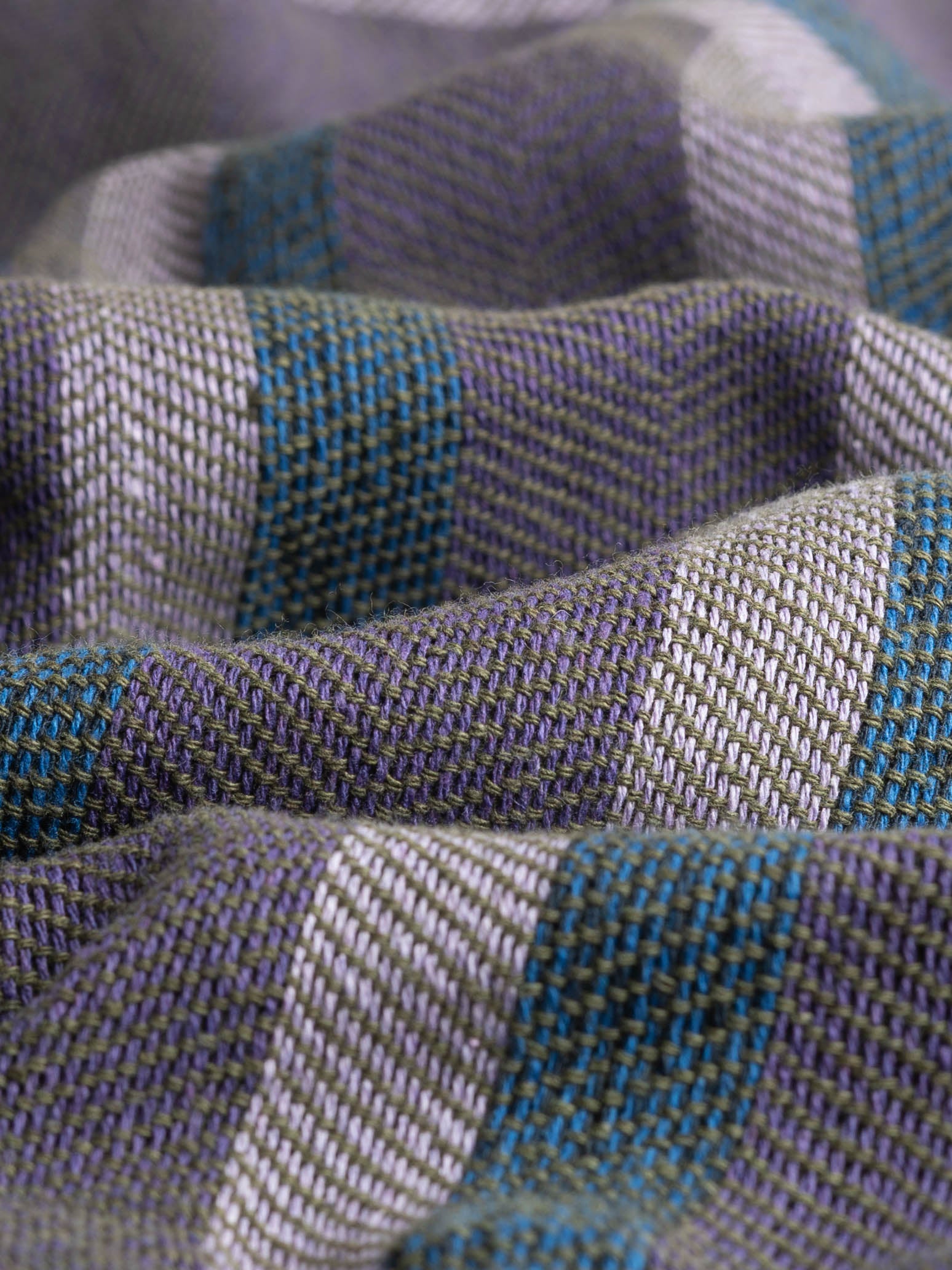 Packshot-BOMBERJACKET-PURPLEANDBLUE-100_COTTON-HANDWOVEN-STRIPED-FABRICDETAIL