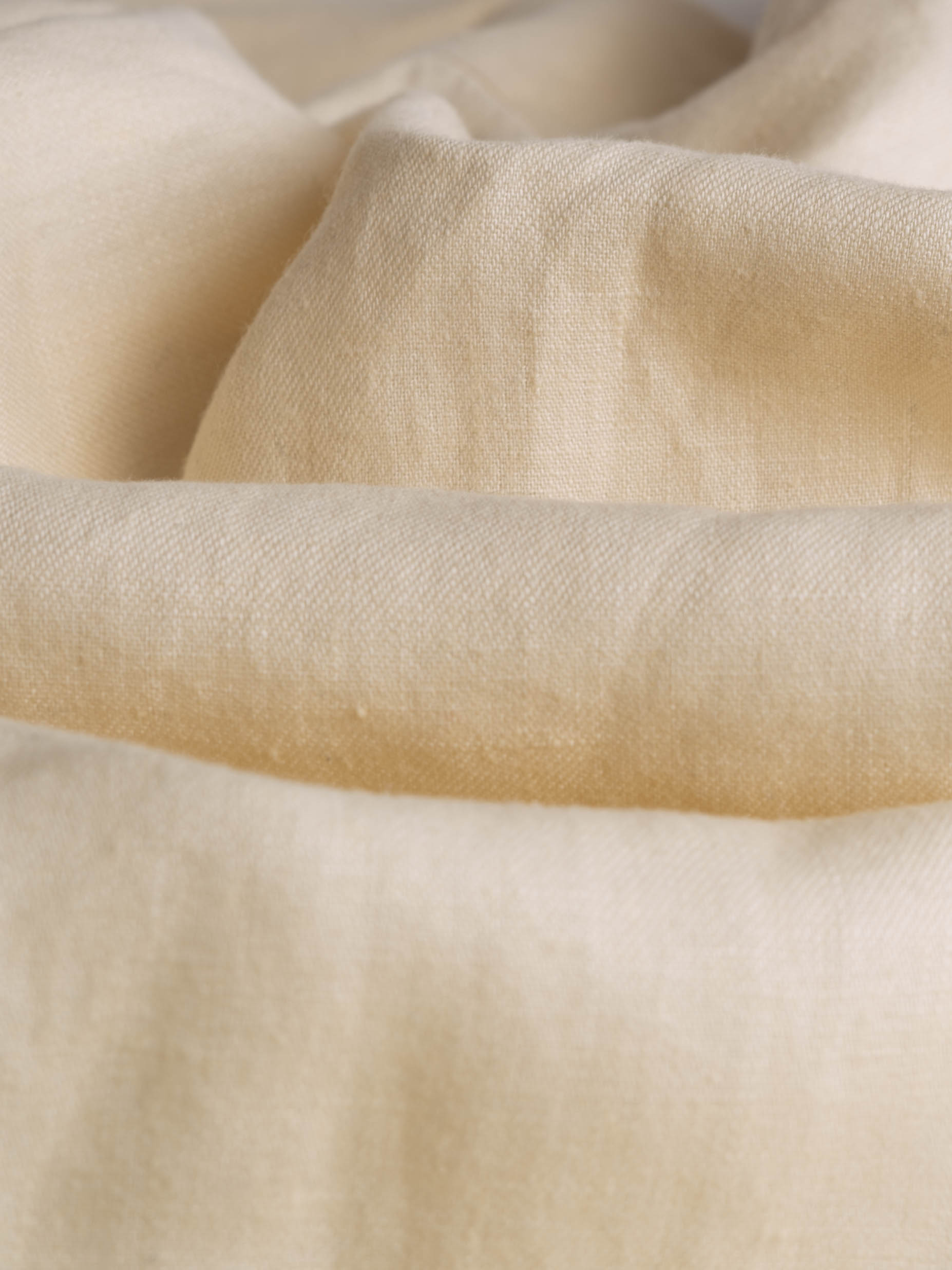 Packshot SHIRT IVORY LINEN FLAT FABRIC DETAIL